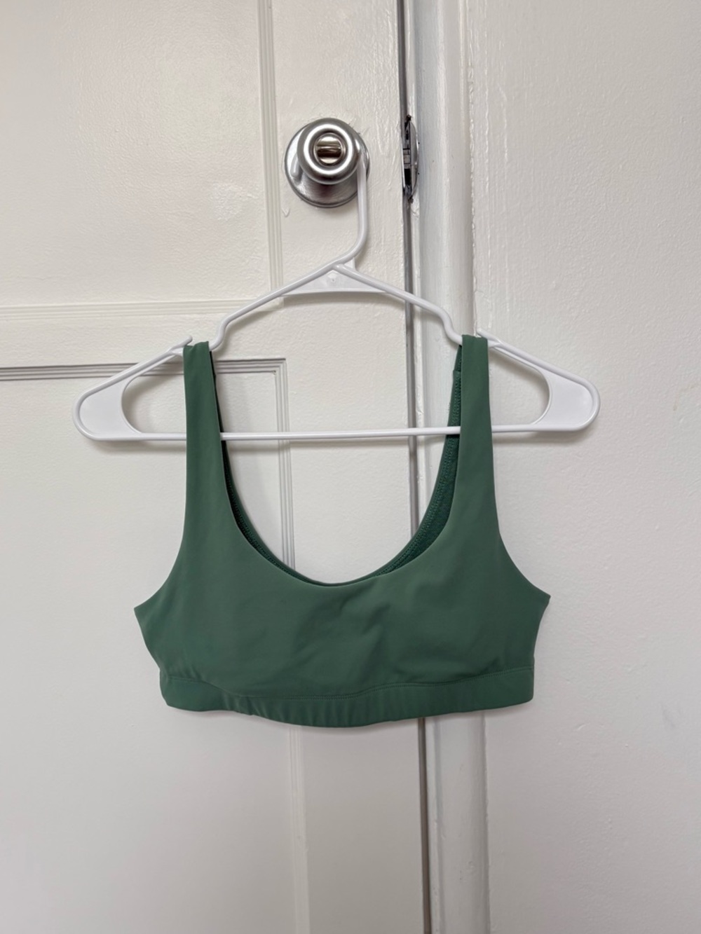 Vuori Green Scoop Neck Sports Bra